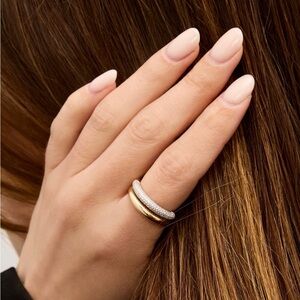 Ring Concierge Petite Cloud Ring Pavé diamond with yellow gold.